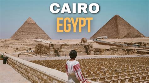  Old Cairo: A Timeless Tapestry of Light and Shadow!